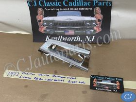 OEM 1973 Cadillac Deville Fleetwood Calais RIGHT PASS SIDE REAR LICENSE PLATE LIGHT BEZEL TRIM COVER #1601091