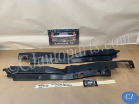 OEM 1977 1978 1979 Cadillac Deville LEFT & RIGHT UPPER RAD SUPPORT SPLASH GUARDS FILLER PANELS #1614992/#1614993