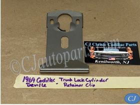 OEM 1969 Cadillac Deville Calais Fleetwood TRUNK LOCK CYLINDER EMBLEM RETAINER CLIP BRACKET #8756581