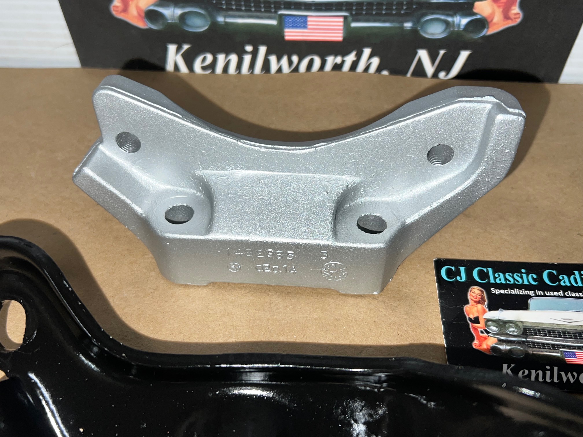 OEM 1968 1969 1970 1971 1972 1973 1974 1975 1976 Cadillac Deville Eldorado Fleetwood Calais FRONT & REAR A/C COMPRESSOR MOUNTING BRACKETS SUPPORT #1492985/#1488838 - Image 3