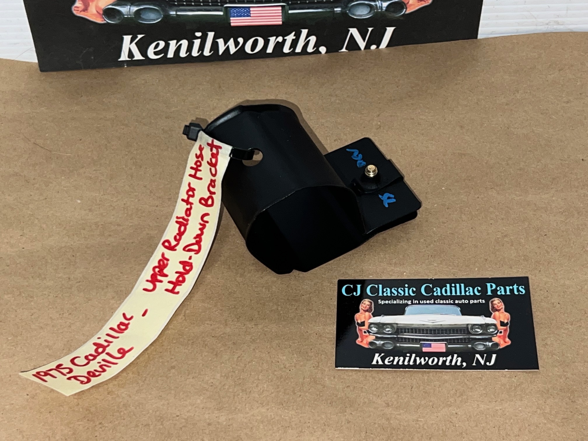 OEM 1968 1969 1970 1971 1972 1973 1974 1975 1976 Cadillac Deville Calais Eldorado Fleetwood 472/500 Engine UPPER RADIATOR HOSE HOLD DOWN BRACKET #1489579 - Image 12