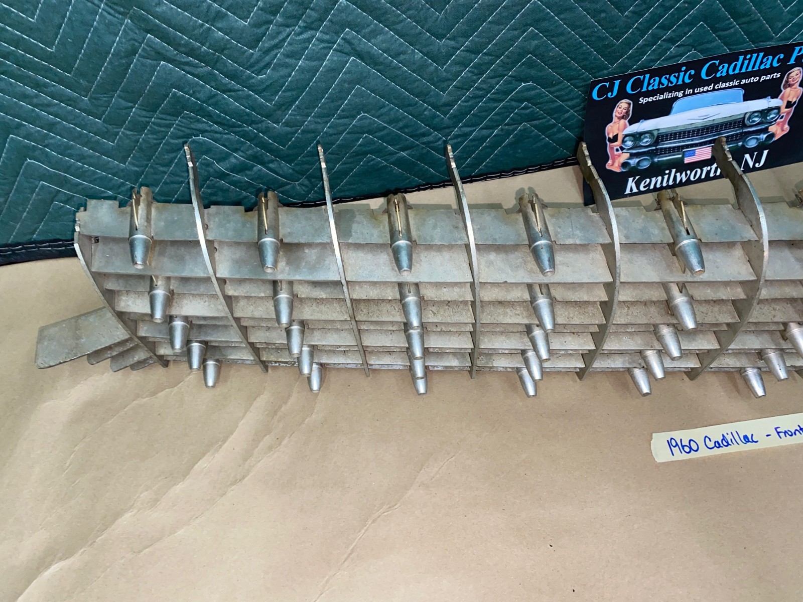 OEM 1960 Cadillac Deville Eldorado Fleetwood FRONT CENTER GRILL GRILLE WITH BULLETS #3631659 - Image 10