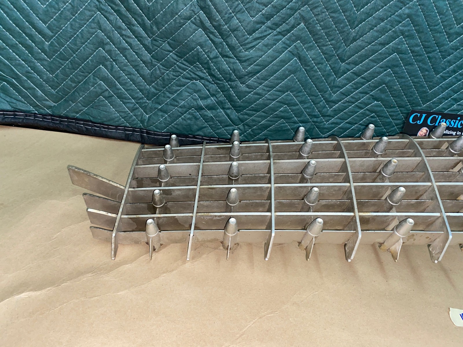 OEM 1960 Cadillac Deville Eldorado Fleetwood FRONT CENTER GRILL GRILLE WITH BULLETS #3631659 - Image 12