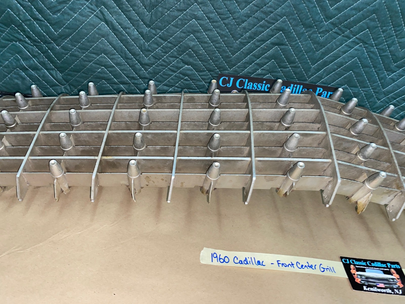 OEM 1960 Cadillac Deville Eldorado Fleetwood FRONT CENTER GRILL GRILLE WITH BULLETS #3631659 - Image 13