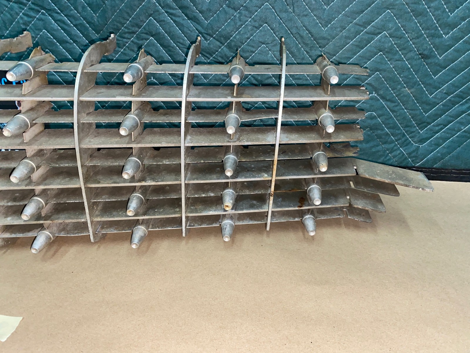 OEM 1960 Cadillac Deville Eldorado Fleetwood FRONT CENTER GRILL GRILLE WITH BULLETS #3631659 - Image 7