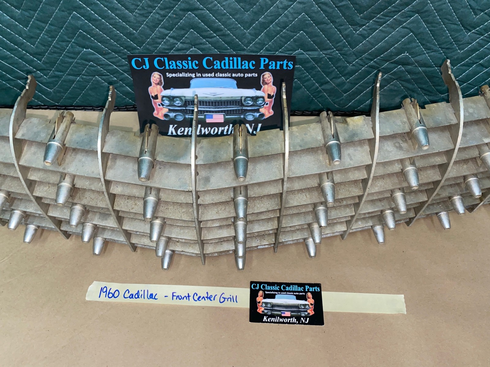 OEM 1960 Cadillac Deville Eldorado Fleetwood FRONT CENTER GRILL GRILLE WITH BULLETS #3631659 - Image 9
