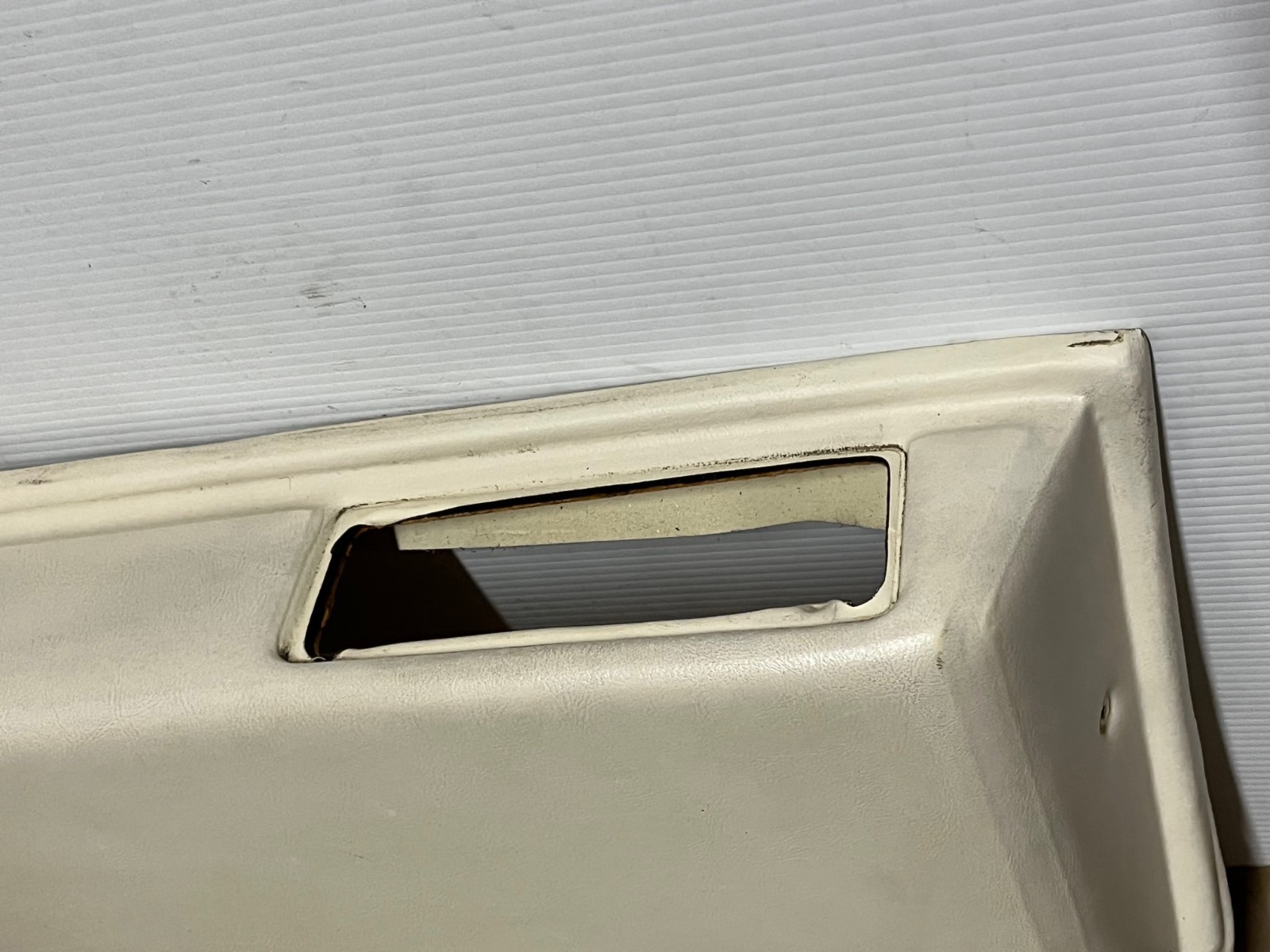 OEM 1971 1972 1973 1974 1975 1976 1977 1978 Cadillac Eldorado HardTop LEFT DRIVER SIDE REAR LOWER QUARTER DOOR PANEL TRIM ARMREST - Image 2