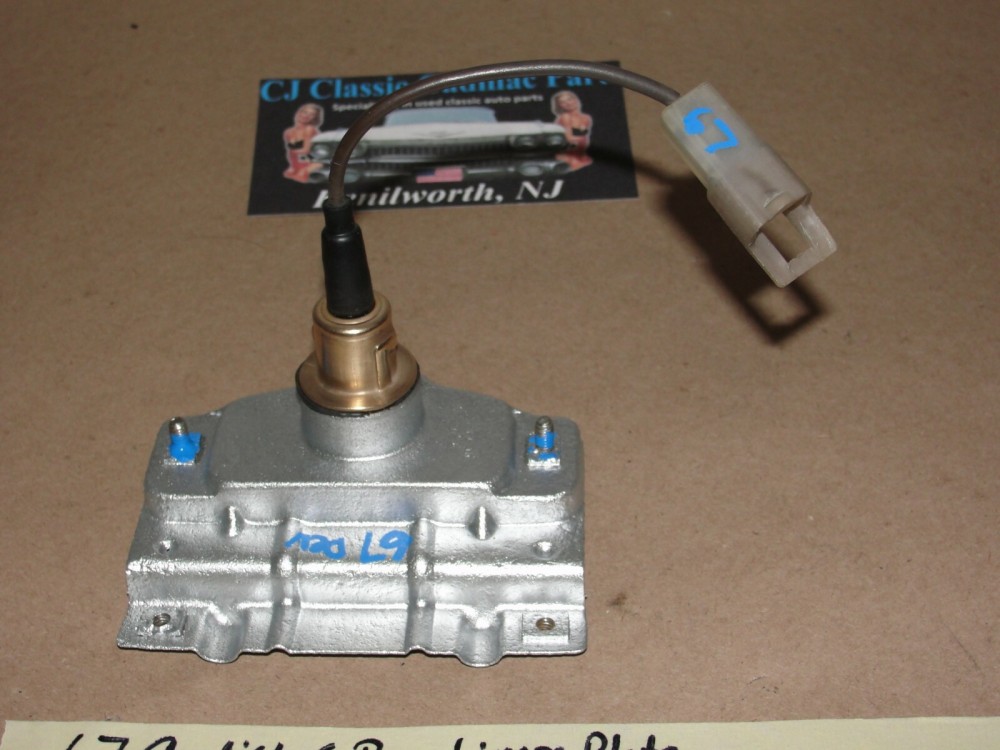 RESTORED 1967 Cadillac Deville Calais Fleetwood REAR BUMPER LICENSE PLATE LIGHT LAMP LENS HOUSING #911481 - Image 10