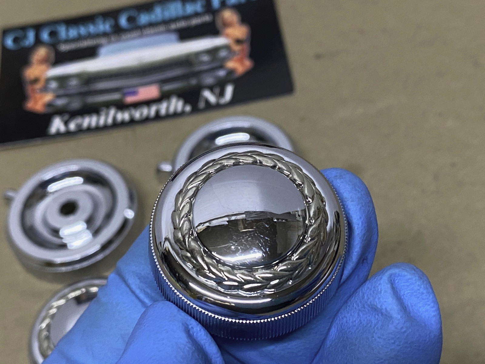 OEM 1974 1975 1976 Cadillac Deville Fleetwood Calais 1974 1975 1976 1977 1978 Eldorado 1976 1977 1978 1979 Seville DASH RADIO KNOBS w/GOLD WREATH BEZELS ESCUTCHEONS #1602756/#1497099 - Image 11