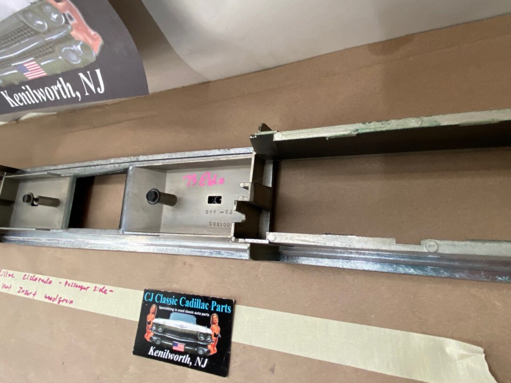 OEM 1971 1972 1973 Cadillac Deville Eldorado Fleetwood Calais RIGHT PASS SIDE DASH VENT INSERT CLOCK TRIM WOODGRAIN #1601585 - Image 9