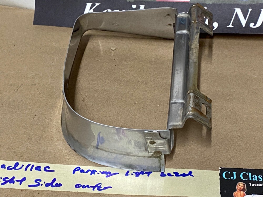 OEM 1960 Cadillac Deville Eldorado Fleetwood RIGHT PASSENGER SIDE OUTER PARKING LIGHT LAMP BEZEL TRIM - Image 10