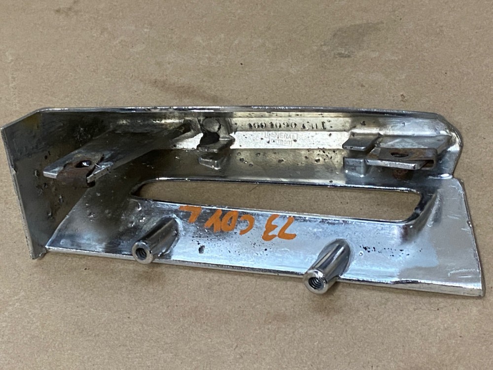 OEM 1973 Cadillac Deville Fleetwood Calais LEFT DRIVER SIDE REAR LICENSE PLATE LIGHT BEZEL TRIM COVER #1601090 - Image 11