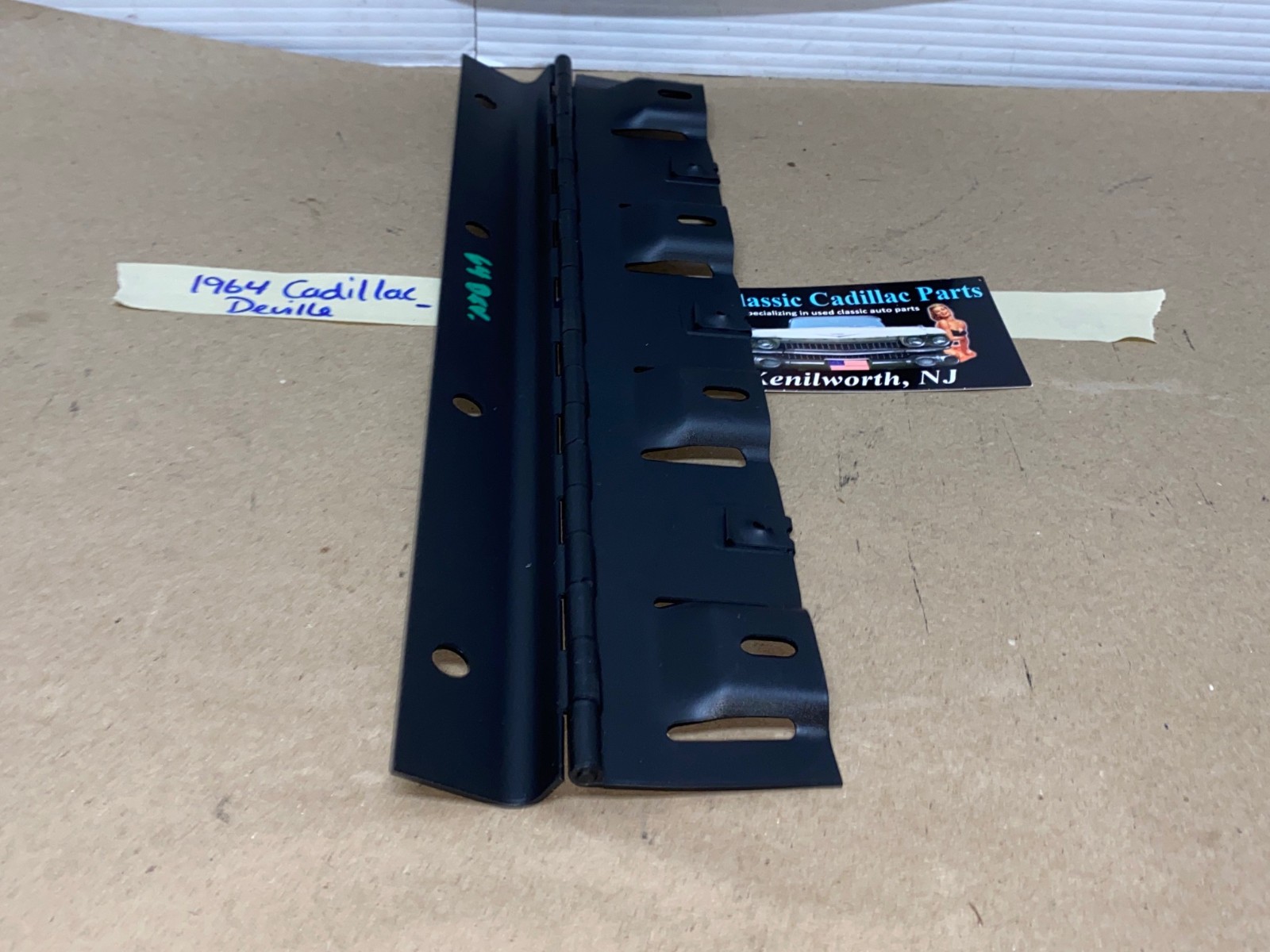OEM 1963 1964 Cadillac Eldorado Deville Fleetwood DASH GLOVE BOX GLOVEBOX COMPARTMENT DOOR HINGE #1479672 - Image 2