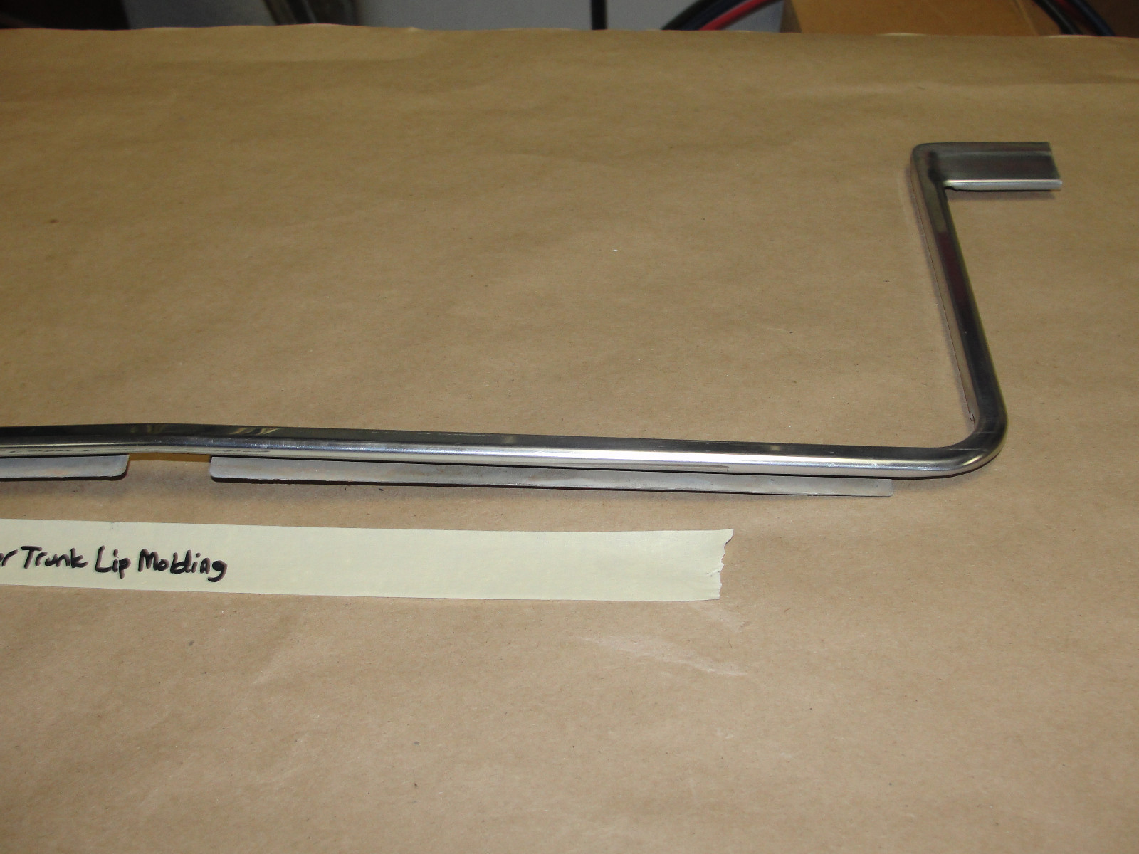 OEM 1977 1978 1979 1980 1981 1982 1983 1984 1985 1986 1987 1989 1990 1991 1992 Cadillac Fleetwood Deville RWD CENTER TRUNK DECK LID LIP LICENSE PLATE MOLDING TRIM - Image 12