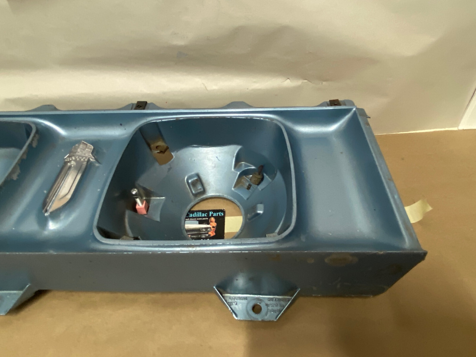 OEM 1971 Cadillac Deville Fleetwood Calais LEFT DRIVER SIDE HEADLIGHT BUCKET HOUSING & CREST EMBLEM #1496555/#3633587 - Image 12