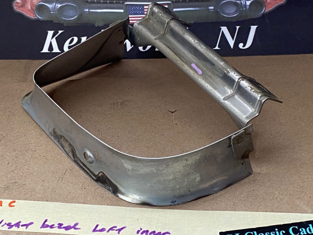 OEM 1960 Cadillac Deville Fleetwood Eldorado LEFT DRIVER SIDE INNER PARKING LIGHT LAMP BEZEL TRIM - Image 13