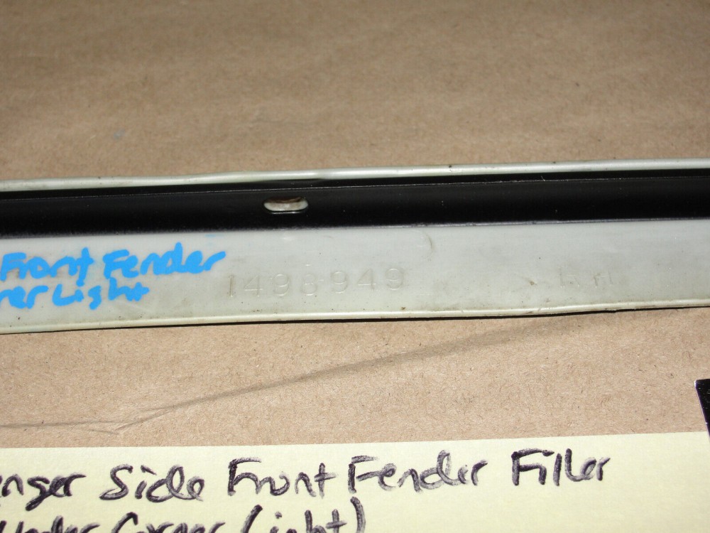 OEM 1972 Cadillac Deville Calais Fleetwood RIGHT PASSENGER SIDE FRONT FENDER FILLERS PANEL UNDER CORNER LIGHT #1498949 - Image 13
