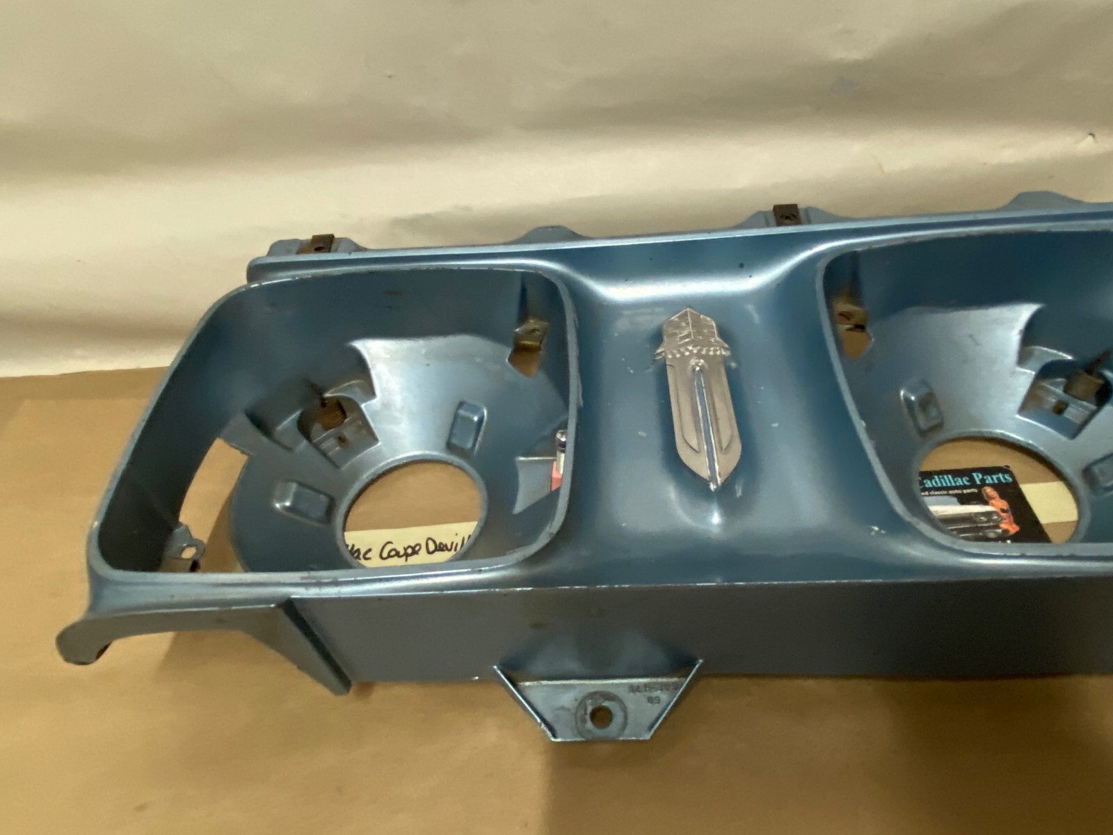 OEM 1971 Cadillac Deville Fleetwood Calais LEFT DRIVER SIDE HEADLIGHT BUCKET HOUSING & CREST EMBLEM #1496555/#3633587 - Image 13
