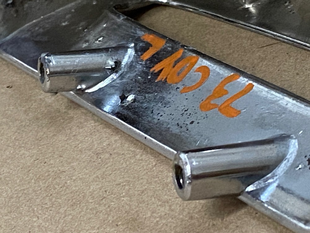 OEM 1973 Cadillac Deville Fleetwood Calais LEFT DRIVER SIDE REAR LICENSE PLATE LIGHT BEZEL TRIM COVER #1601090 - Image 13