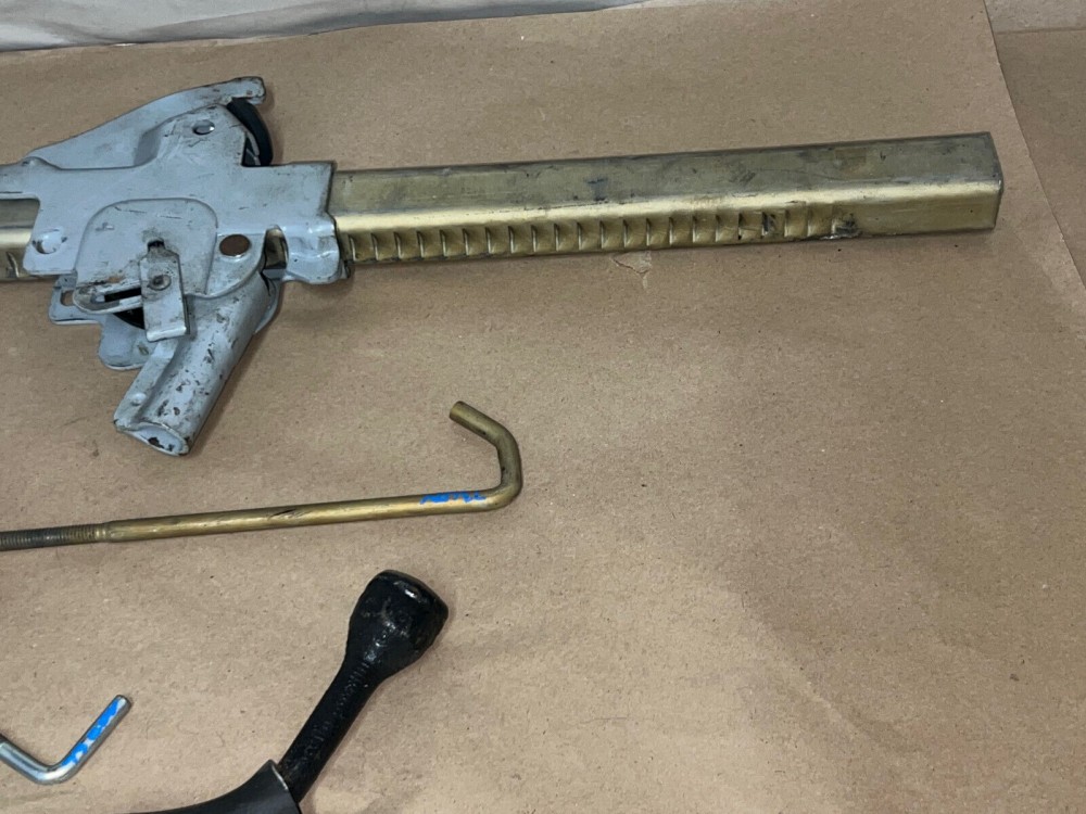 OEM 1973 Cadillac Deville Eldorado Fleetwood Calais BUMPER JACK - SHAFT RATCHET HEAD BASE HOLD DOWN LUG WRENCH #3633834 - Image 14