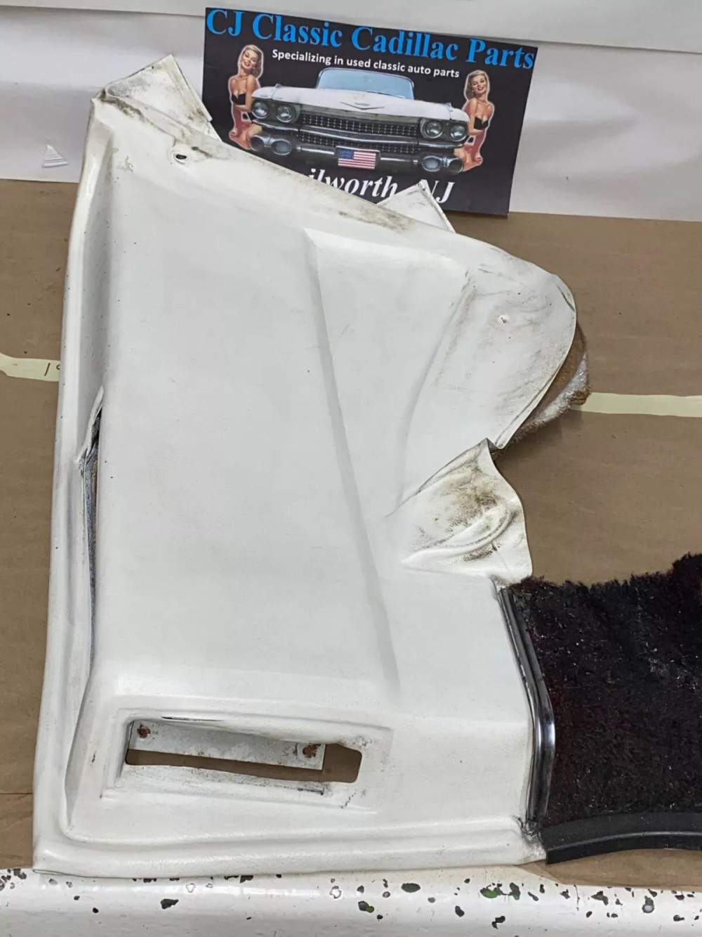 OEM 1971 1972 1973 1974 1975 1976 Cadillac Eldorado Convertible RIGHT REAR LOWER QUARTER DOOR PANEL TRIM ARM REST - Image 15