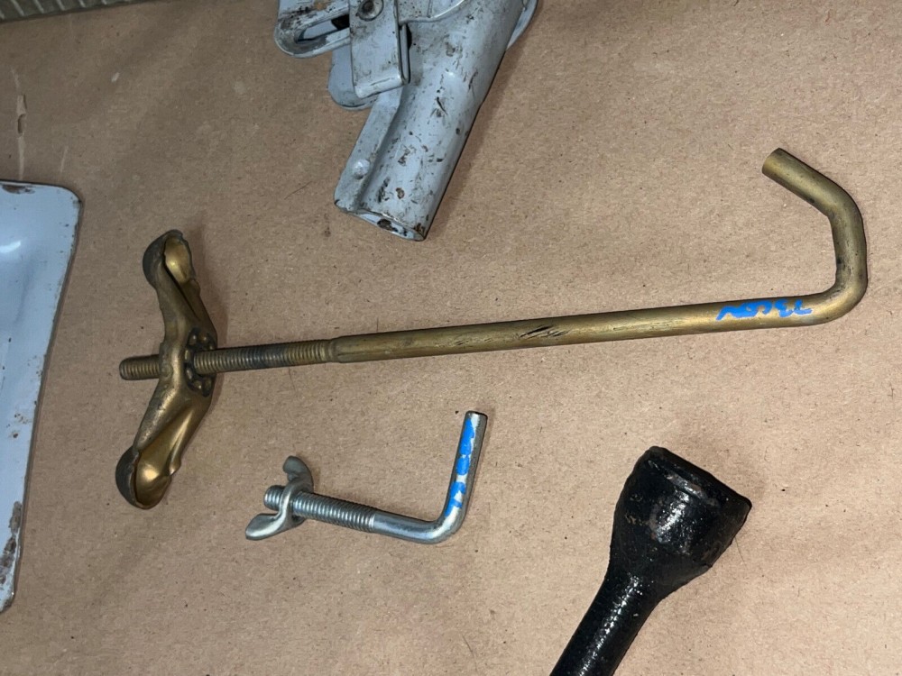OEM 1973 Cadillac Deville Eldorado Fleetwood Calais BUMPER JACK - SHAFT RATCHET HEAD BASE HOLD DOWN LUG WRENCH #3633834 - Image 15