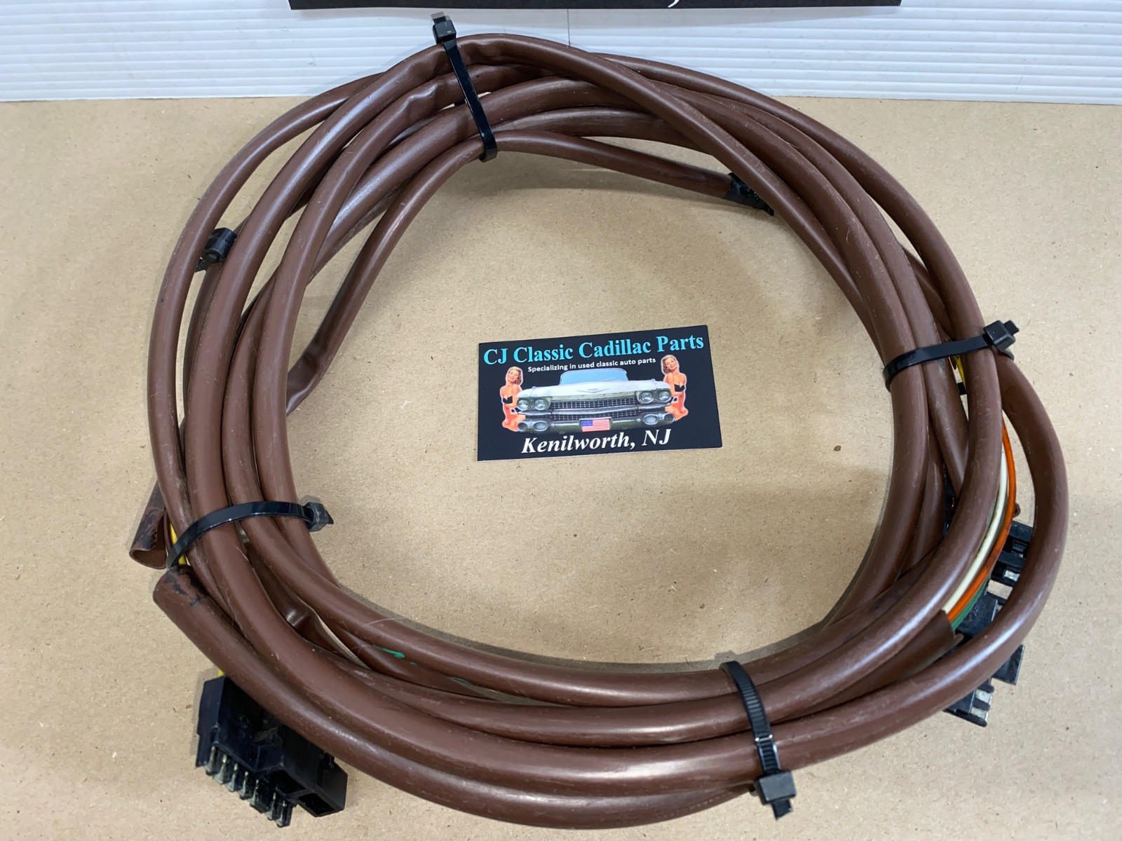 OEM 1974 1975 1976 Cadillac Deville Fleetwood Calais FUSE BOX TO TRUNK REAR BODY BULKHEAD TAIL LIGHT WIRE HARNESS CONNECTOR #9640425 - Image 4