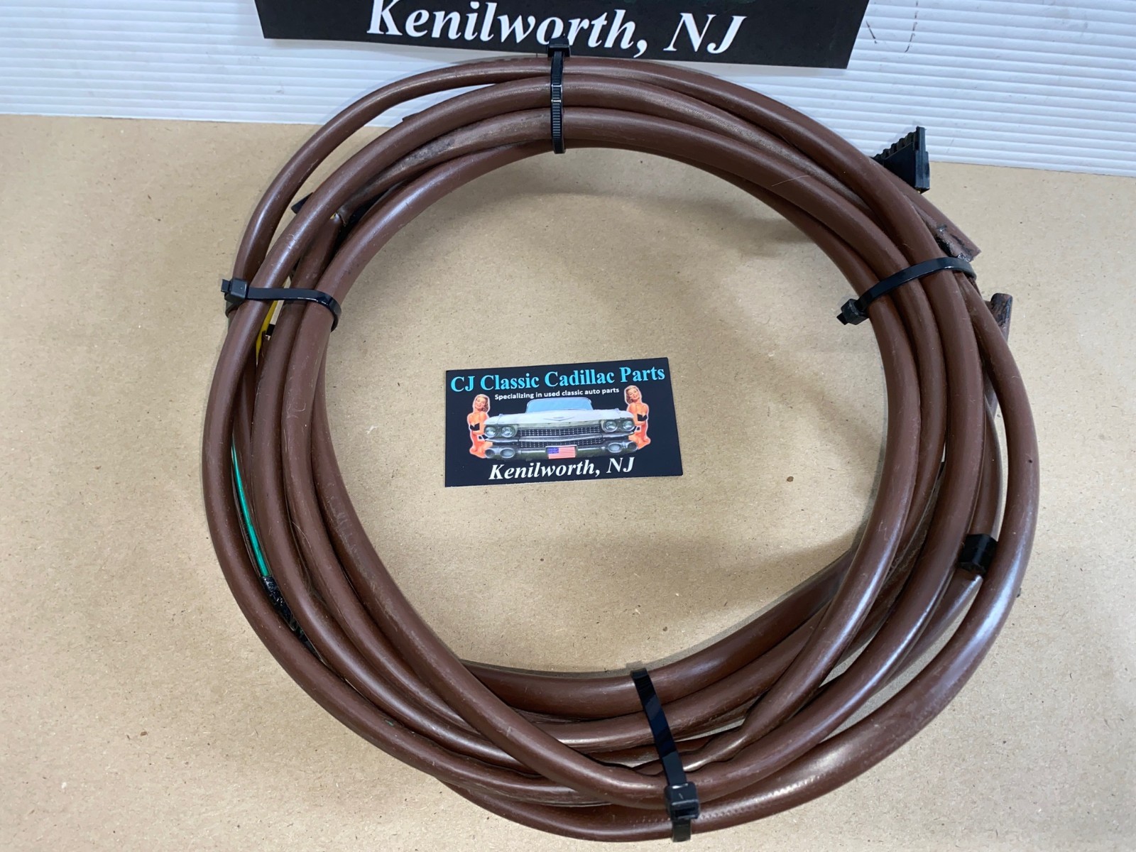 OEM 1974 1975 1976 Cadillac Deville Fleetwood Calais FUSE BOX TO TRUNK REAR BODY BULKHEAD TAIL LIGHT WIRE HARNESS CONNECTOR #9640425 - Image 3