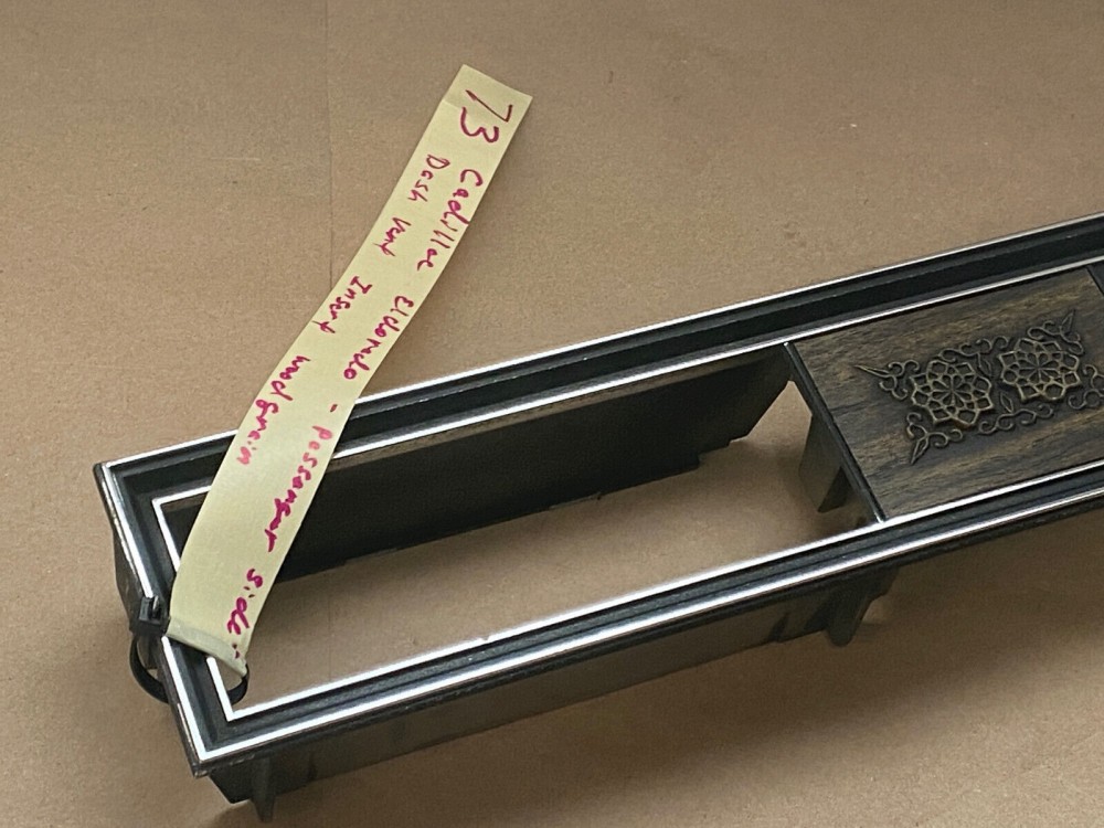 OEM 1971 1972 1973 Cadillac Deville Eldorado Fleetwood Calais RIGHT PASS SIDE DASH VENT INSERT CLOCK TRIM WOODGRAIN #1601585 - Image 2