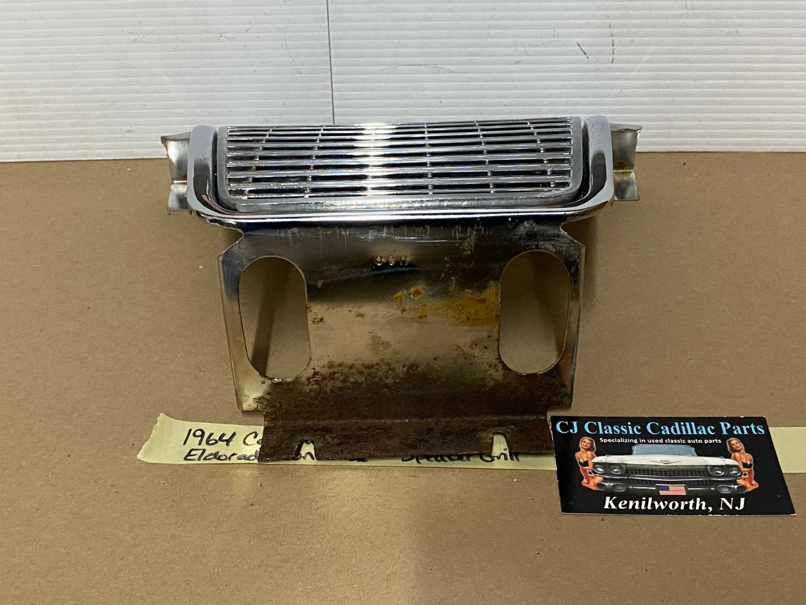 OEM 1971 Cadillac Deville Fleetwood Calais LEFT DRIVER SIDE HEADLIGHT BUCKET HOUSING & CREST EMBLEM #1496555/#3633587 - Image 18