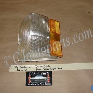 OEM 1974 Cadillac Deville Fleetwood Calais Commercial Chassis LEFT DRIVER SIDE FRONT PARK CORNER LIGHT LENS #912145