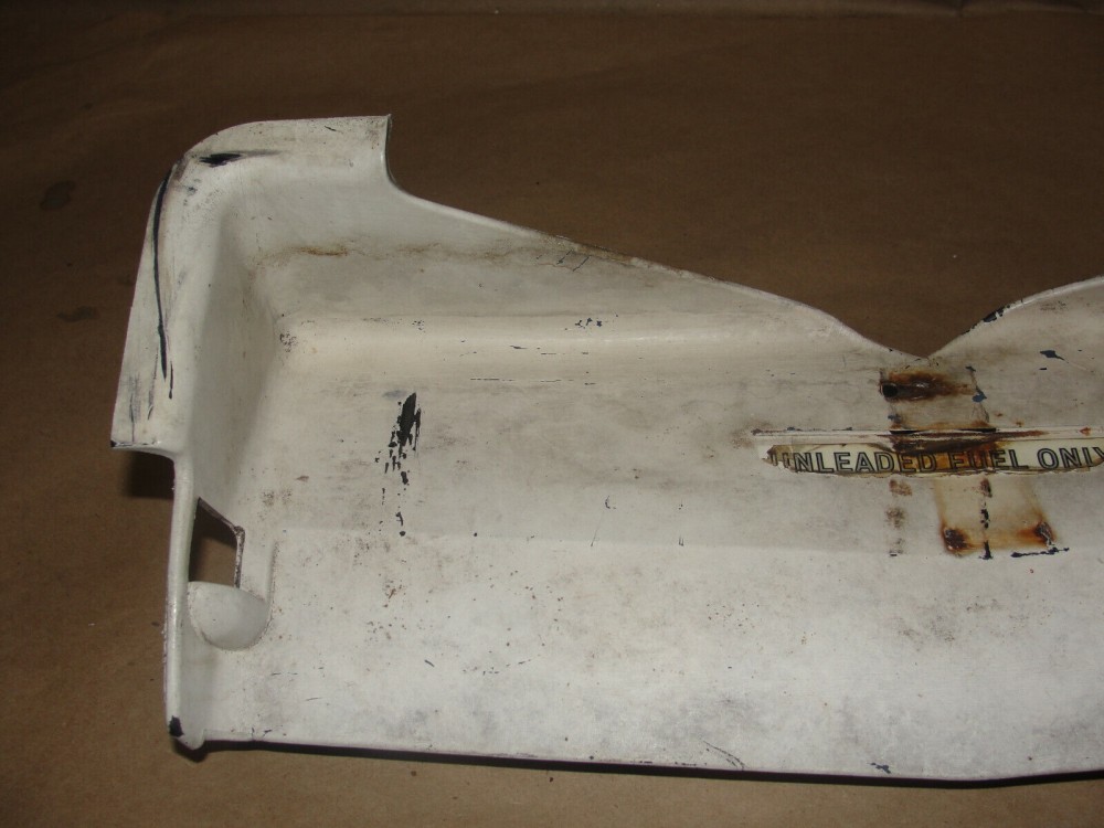 OEM 1974 1975 1976 Cadillac Fleetwood Deville Calais REAR BUMPER LICENSE PLATE CENTER FILLERS PANEL TRIM COVER #1603560 - Image 2