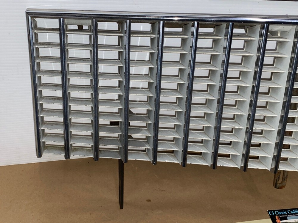 OEM 1975 1976 Cadillac Deville Calais Fleetwood FRONT UPPER GRILL WITH SUPPORT MOUNTING BRACKETS #1605173 - Image 20