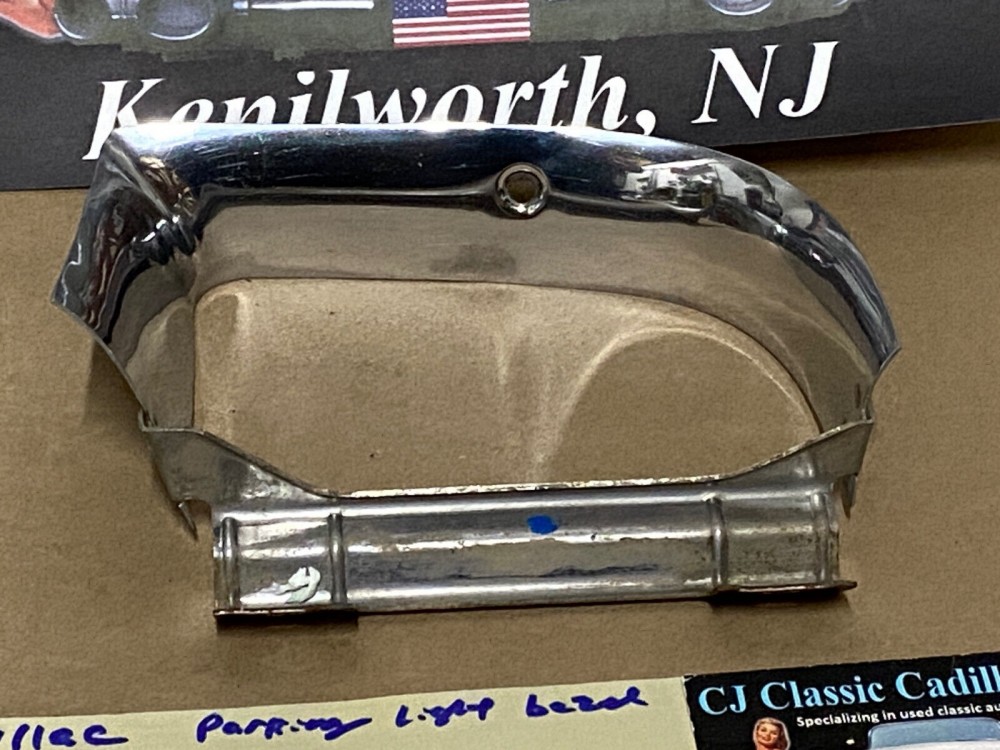 OEM 1960 Cadillac Deville Eldorado Fleetwood RIGHT PASSENGER SIDE OUTER PARKING LIGHT LAMP BEZEL TRIM - Image 2