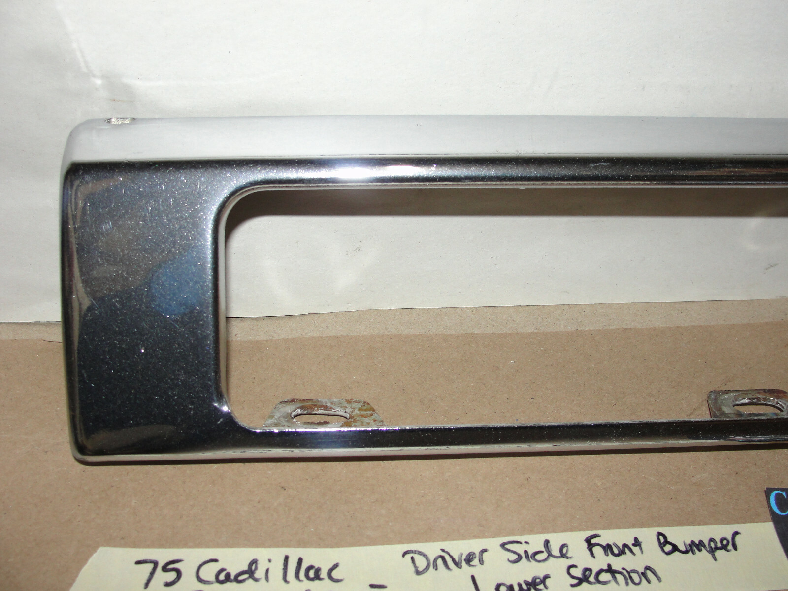 OEM 1975 1976 1977 1978 Cadillac Eldorado LEFT SIDE LOWER OUTER FRONT BUMPER TURN/PARK SURROUND #1605051 - Image 2