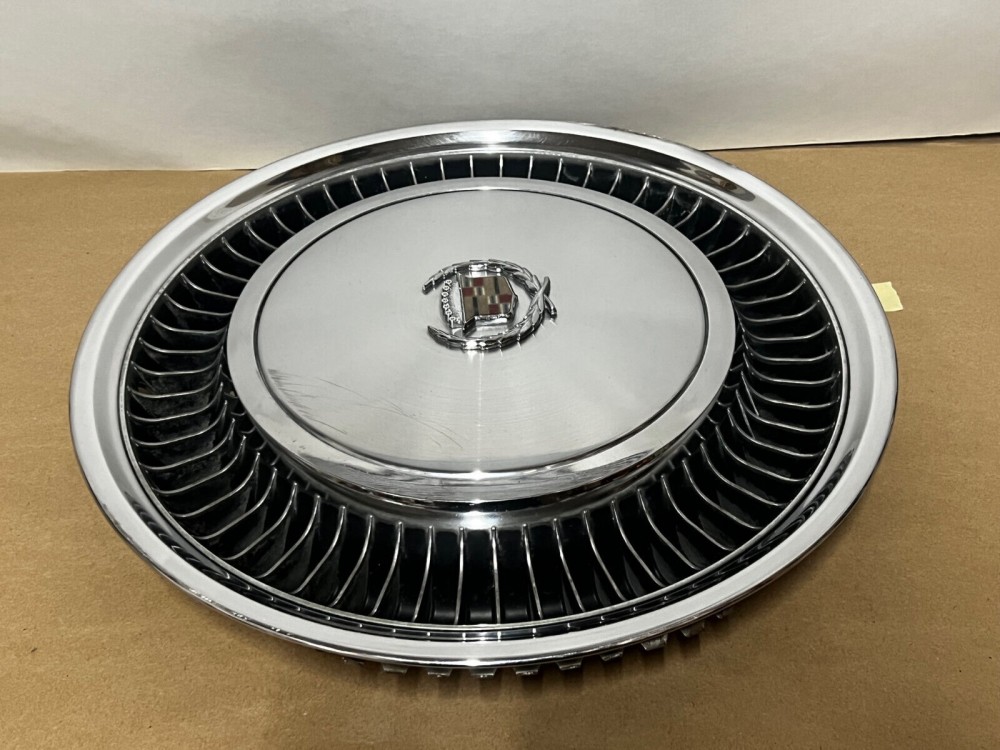 OEM 1974 1975 1976 Cadillac Deville Fleetwood 15" TURBINE HUBCAP WHEEL COVER W/CREST WREATH EMBLEM #001 - Image 2
