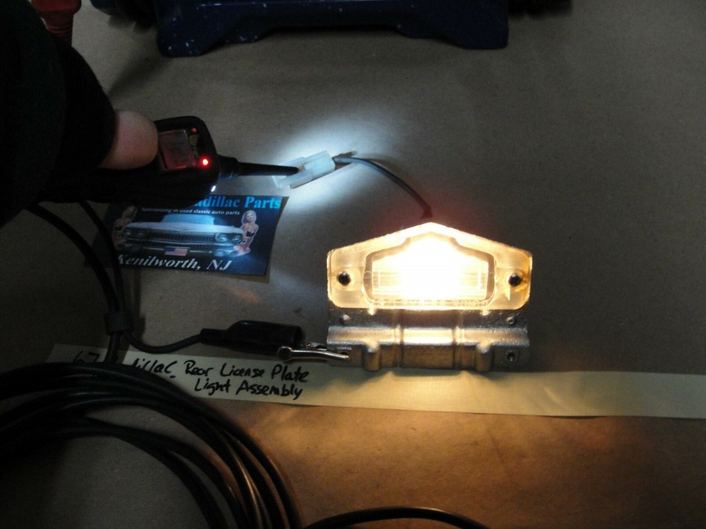 RESTORED 1967 Cadillac Deville Calais Fleetwood REAR BUMPER LICENSE PLATE LIGHT LAMP LENS HOUSING #911481 - Image 2