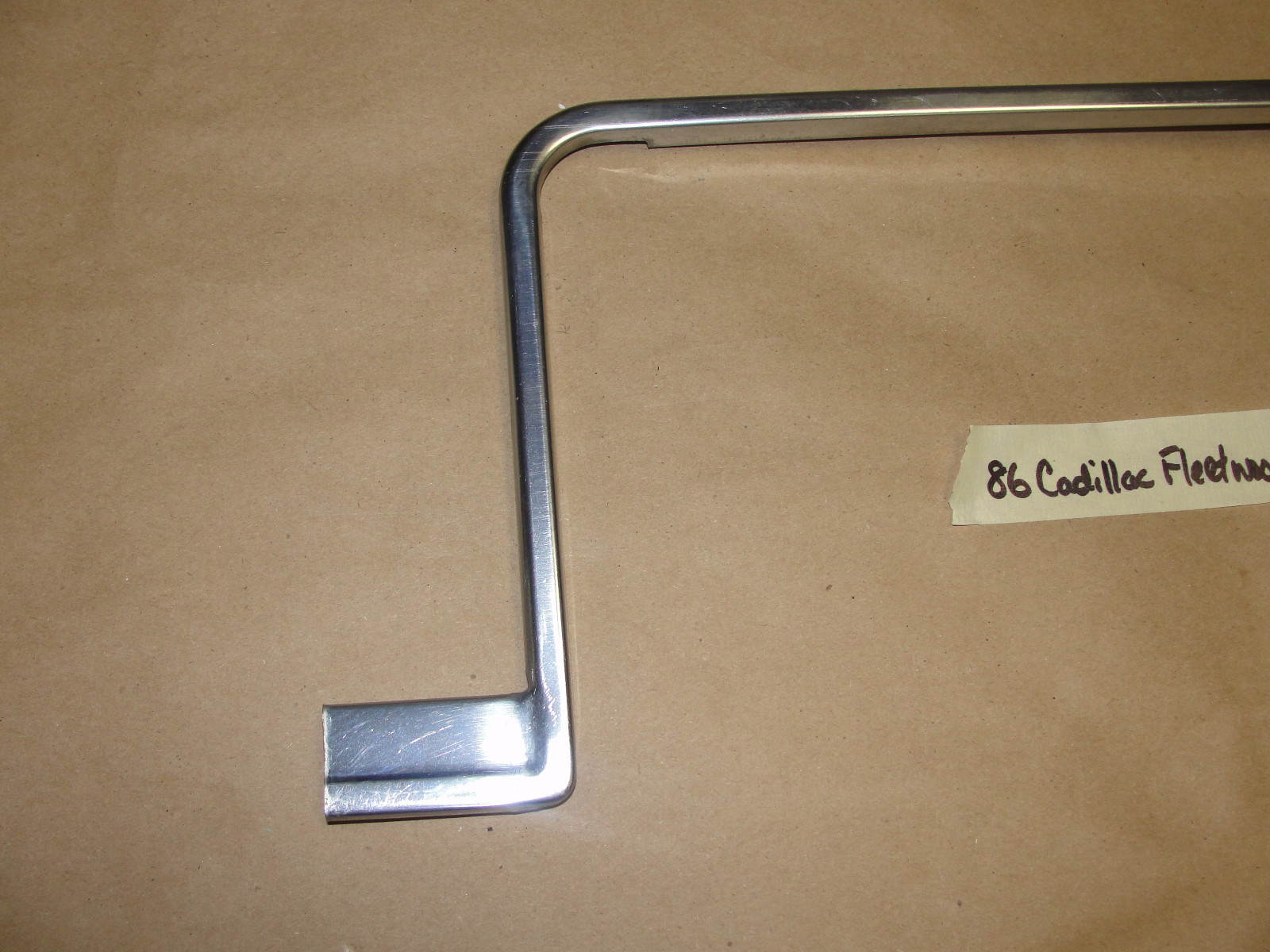 OEM 1977 1978 1979 1980 1981 1982 1983 1984 1985 1986 1987 1989 1990 1991 1992 Cadillac Fleetwood Deville RWD CENTER TRUNK DECK LID LIP LICENSE PLATE MOLDING TRIM - Image 2