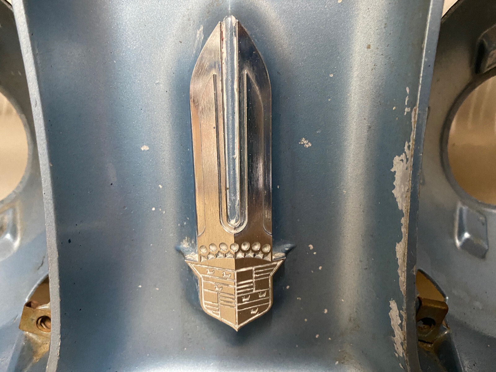 OEM 1971 Cadillac Deville Fleetwood Calais LEFT DRIVER SIDE HEADLIGHT BUCKET HOUSING & CREST EMBLEM #1496555/#3633587 - Image 2