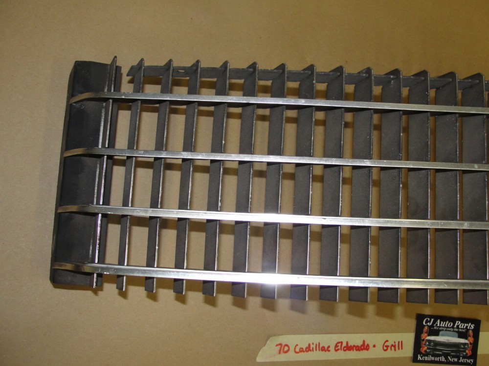 OEM 1970 Cadillac Eldorado FRONT UPPER CHROME GRILL GRILLE & EMBLEM 8.2 LITRE #3514942 - Image 2