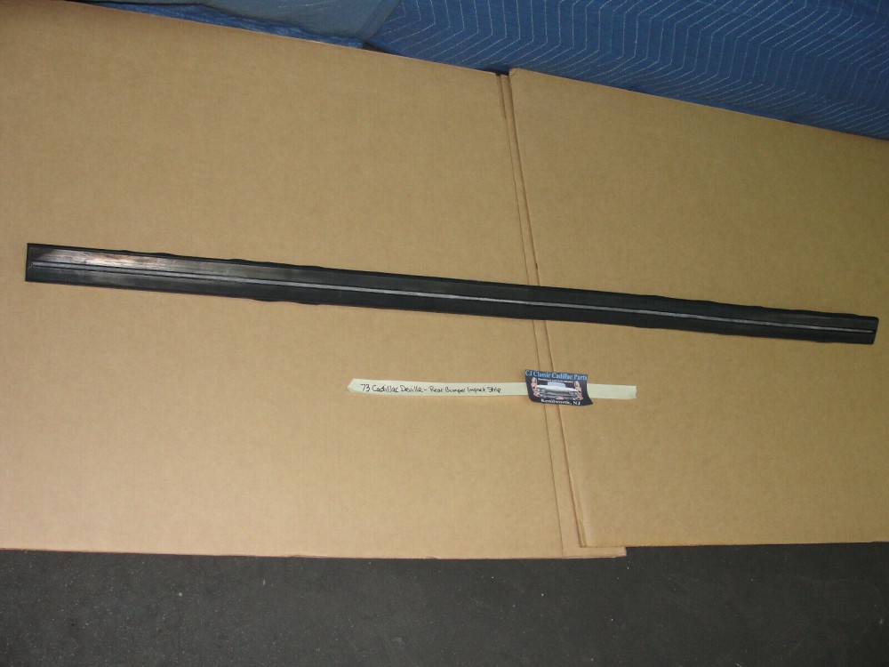 OEM 1973 Cadillac Deville Fleetwood Calais BACK REAR BUMPER BAR CENTER IMPACT STRIP #1601112 - Image 9
