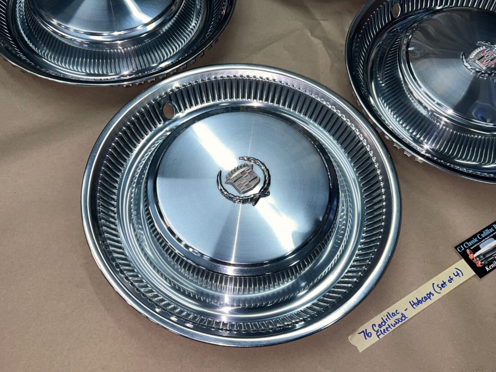 OEM 1974 1975 1976 Cadillac Fleetwood Deville 15" HUB CAPS HUBCAPS WHEEL COVERS W/ WREATH CREST EMBLEM SET OF 4 - Image 2