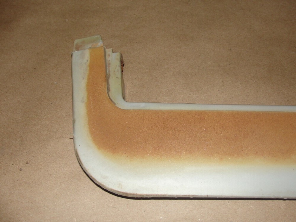 OEM 1972 Cadillac Deville Fleetwood Calais RIGHT PASSENGER SIDE HEADLIGHT TO BUMPER FILLERS PANEL & BRACKET #1498825 - Image 2