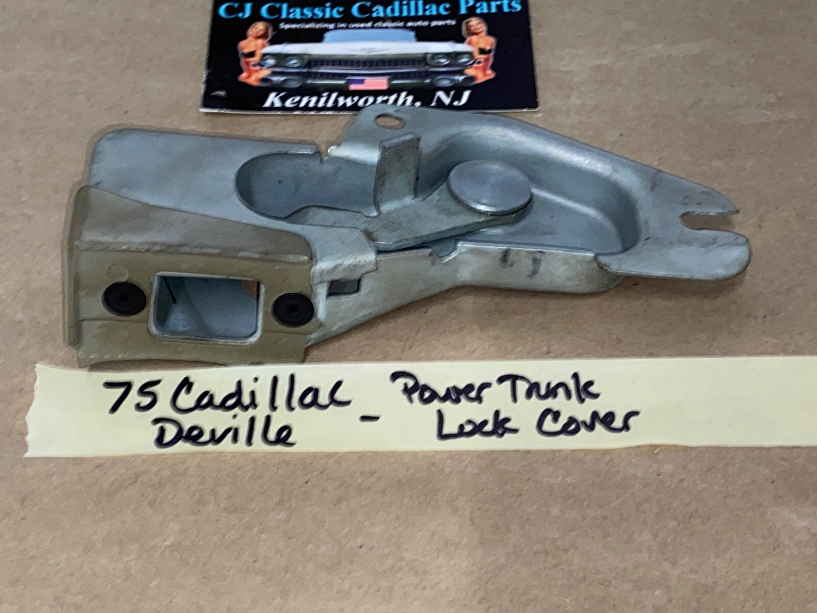 OEM 1974 1975 1976 Cadillac Deville Fleetwood Calais Commercial Chassis 1974 1975 1976 1977 1978 Eldorado POWER TRUNK LOCK RELEASE ACTUATOR LATCH COVER TRIM #9736645 - Image 3