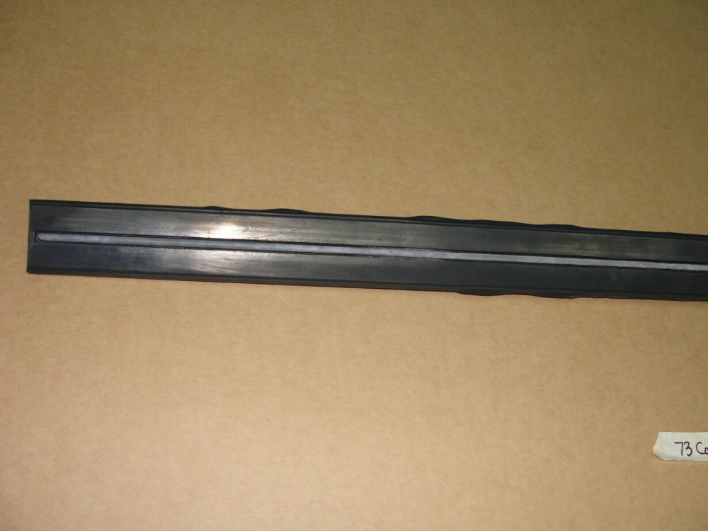 OEM 1973 Cadillac Deville Fleetwood Calais BACK REAR BUMPER BAR CENTER IMPACT STRIP #1601112 - Image 8