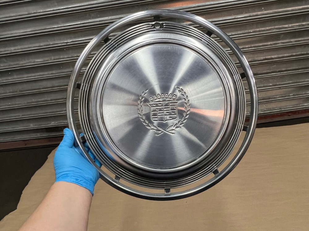 OEM 1972 1973 Cadillac Eldorado 15" HUBCAP WHEEL COVER #001 (Quantity: 1 Hub Cap) - Image 3