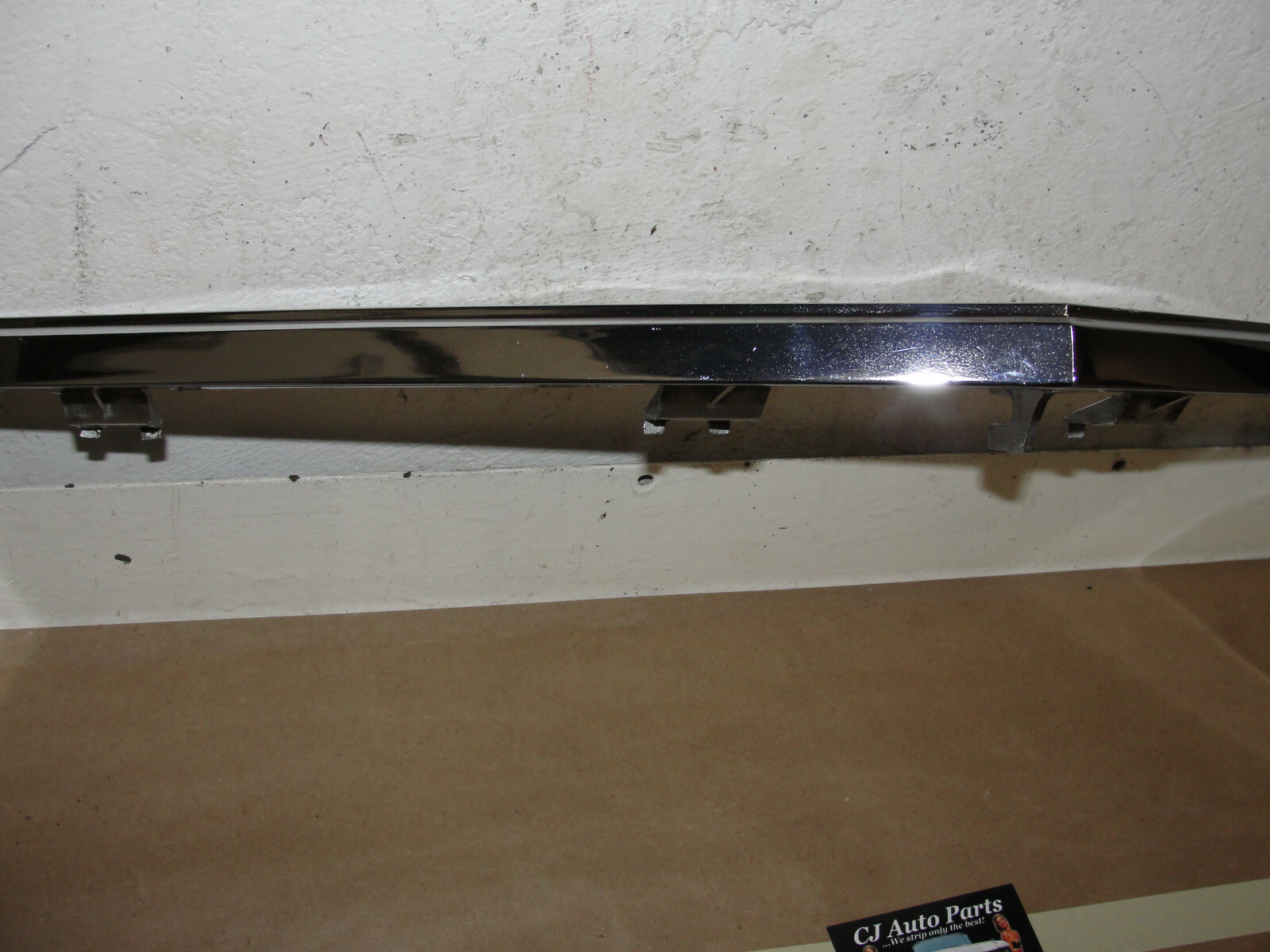 OEM 1972 Cadillac Deville Fleetwood Calais FRONT UPPER GRILL GRILLE SURROUND BEZEL TRIM #1498220 - Image 3