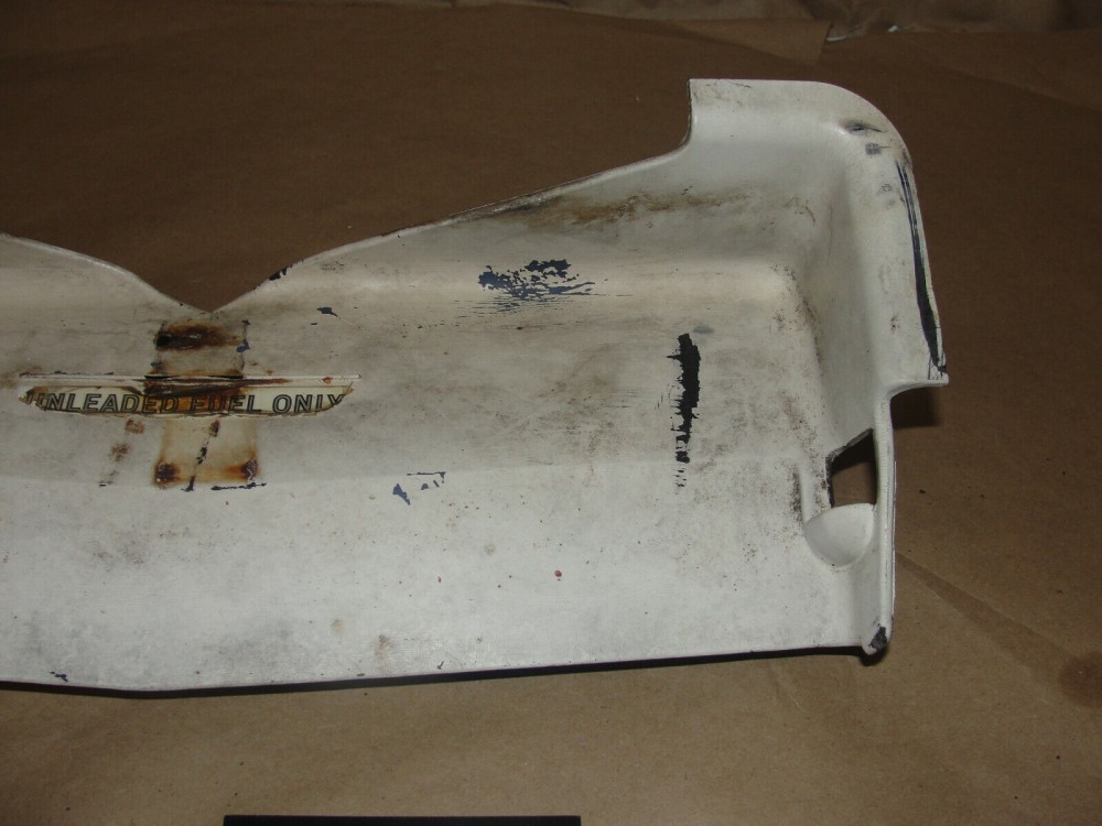 OEM 1974 1975 1976 Cadillac Fleetwood Deville Calais REAR BUMPER LICENSE PLATE CENTER FILLERS PANEL TRIM COVER #1603560 - Image 3