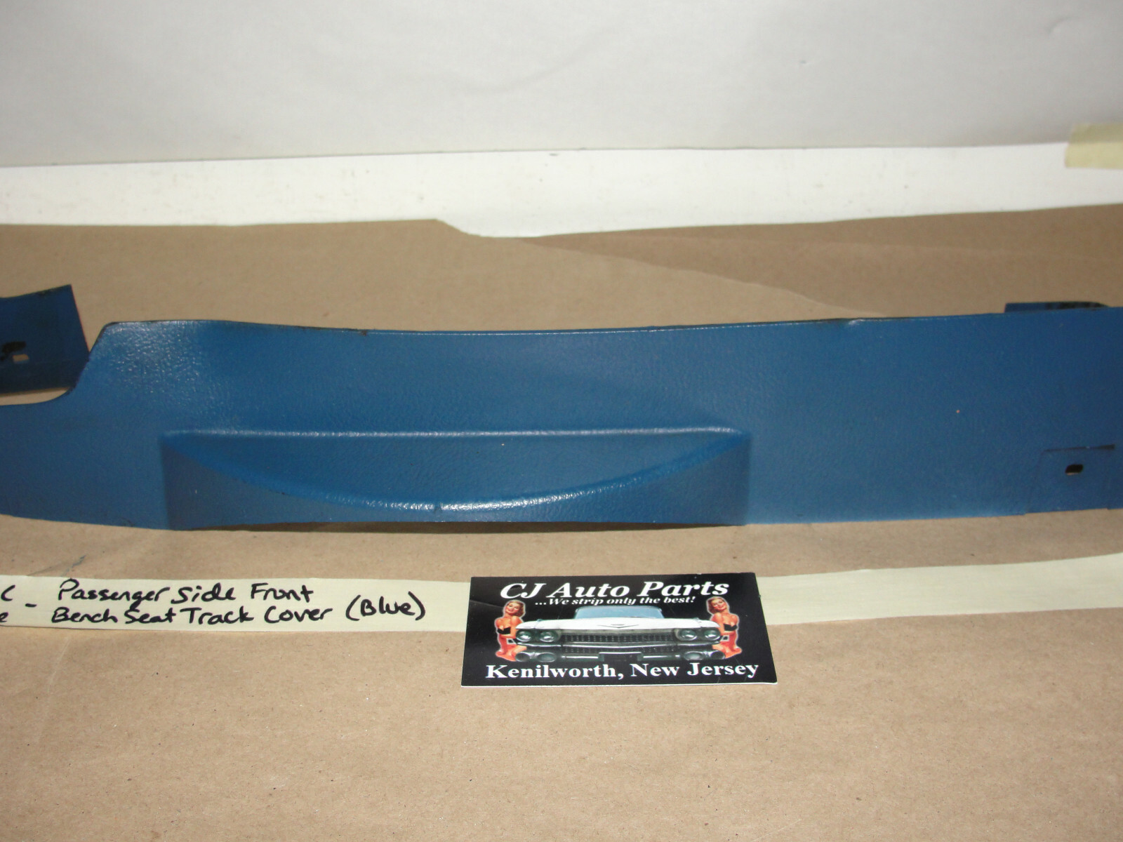 OEM 1971 1972 1973 1974 1975 1976 Cadillac Coupe Deville Calais Fleetwood RIGHT FRONT LOWER BENCH POWER SEAT TRACK COVER TRIM #9819075 - Image 3