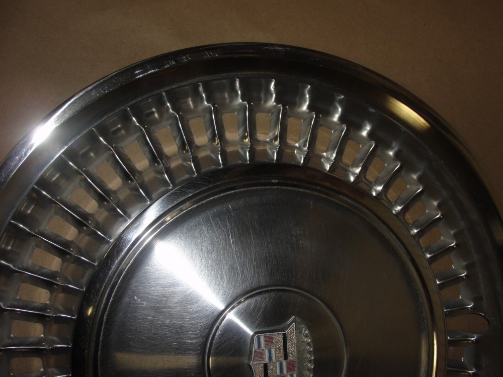 OEM 1971 1972 Cadillac Deville Fleetwood Calais 15" HUBCAP WHEEL COVER CREST EMBLEM #0002 - Image 3